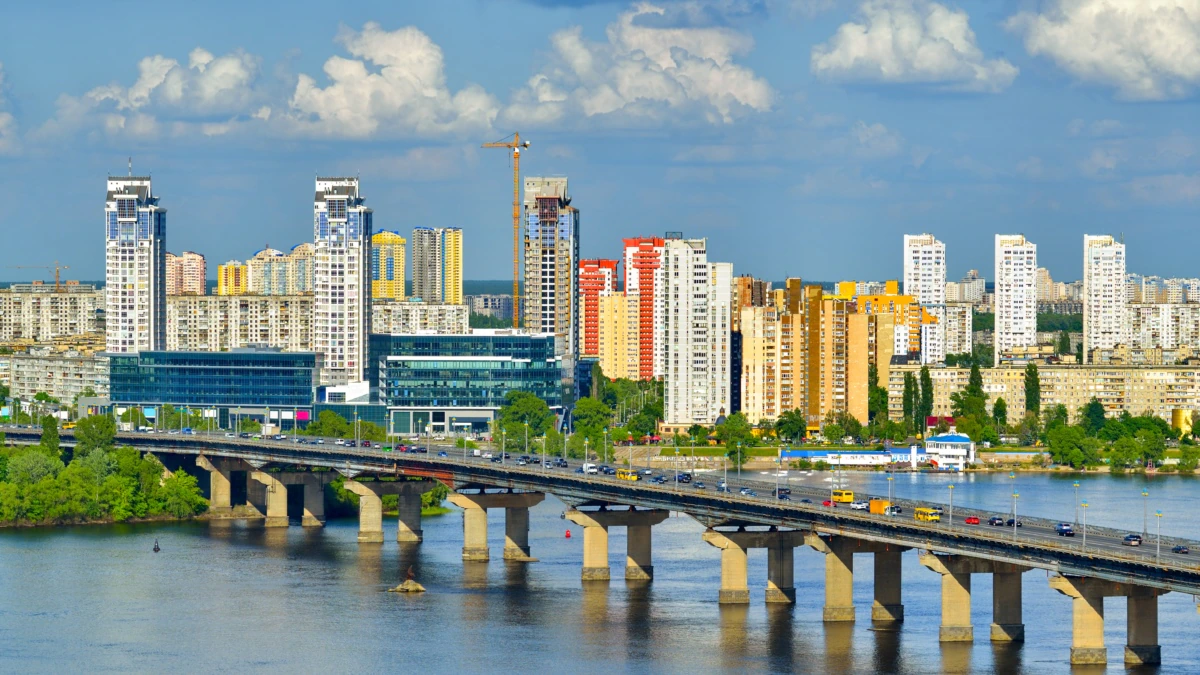 У Києві з 20 червня відновлюється автомобільний рух мостами Метро та Патона – КМДА