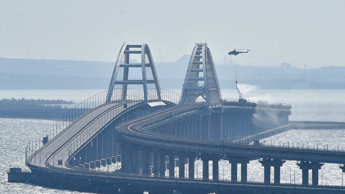 У Криму затор перед Керченським мостом розтягнувся на 5 кілометрів – ЗМІ