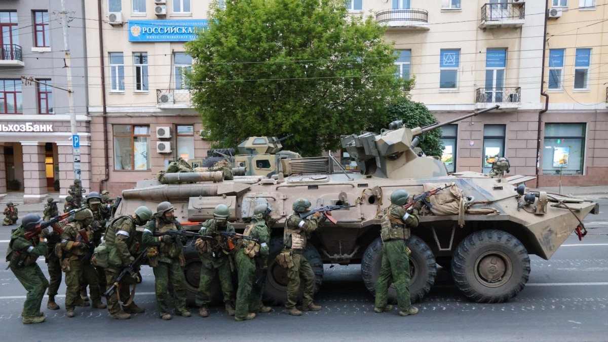 Бойовики ПВК «Вагнер» у ключовому місті Росії після заклику до повстання (фотогалерея)