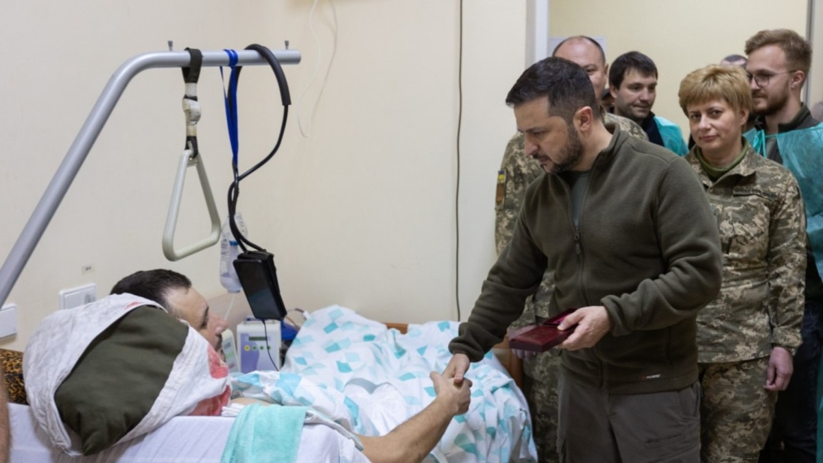 Зеленський відвідав у Нью-Йорку клініку, де лікуються українські військові