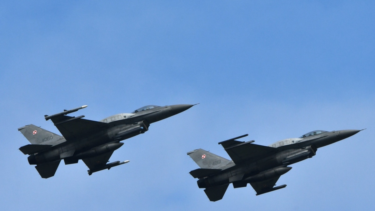 У Польщі під час ракетної атаки РФ по Україні злітали винищувачі F-16
