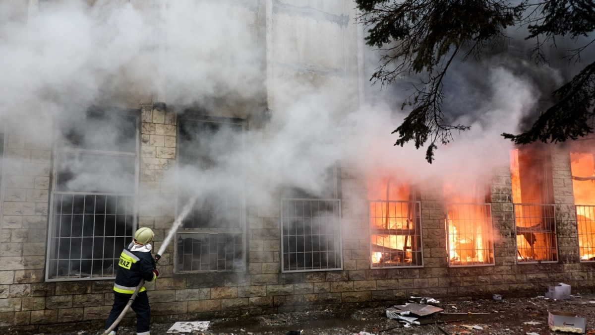 Росія атакує Харків «шахедами», у місті лунають вибухи